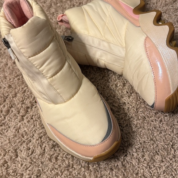 NWOB WNS Sorel Kinetic Impact Waterproof Zip Up Boots Sz 9 Chalk & Vintage Pink - Picture 4 of 11